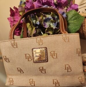 Dooney & Bourke Vintage Tan Signature Tote EUC